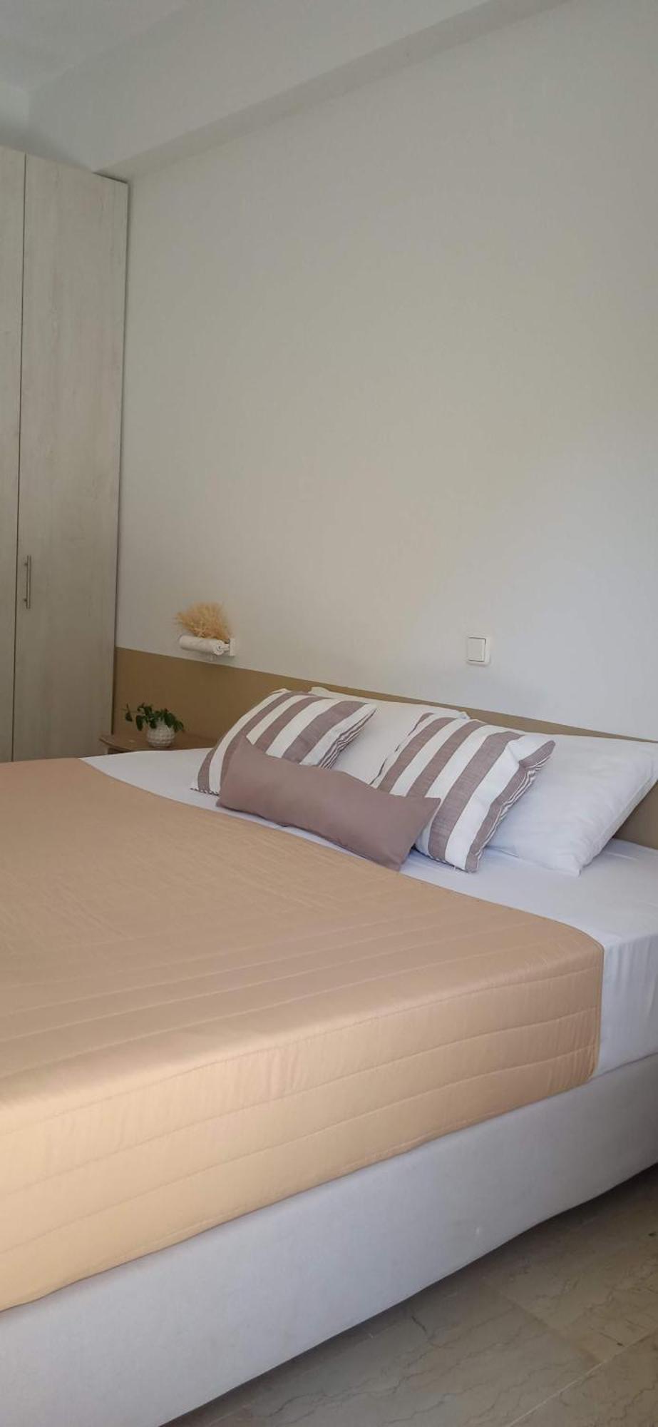Innjoy Space Глифада Номер фото
